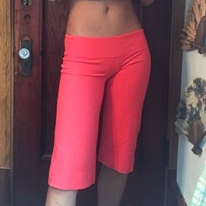 Sz 6 cropped pink yoga pants by Lululemon